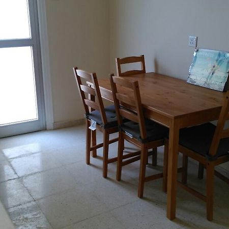 Modern City Center Apt Larnaca Extérieur photo